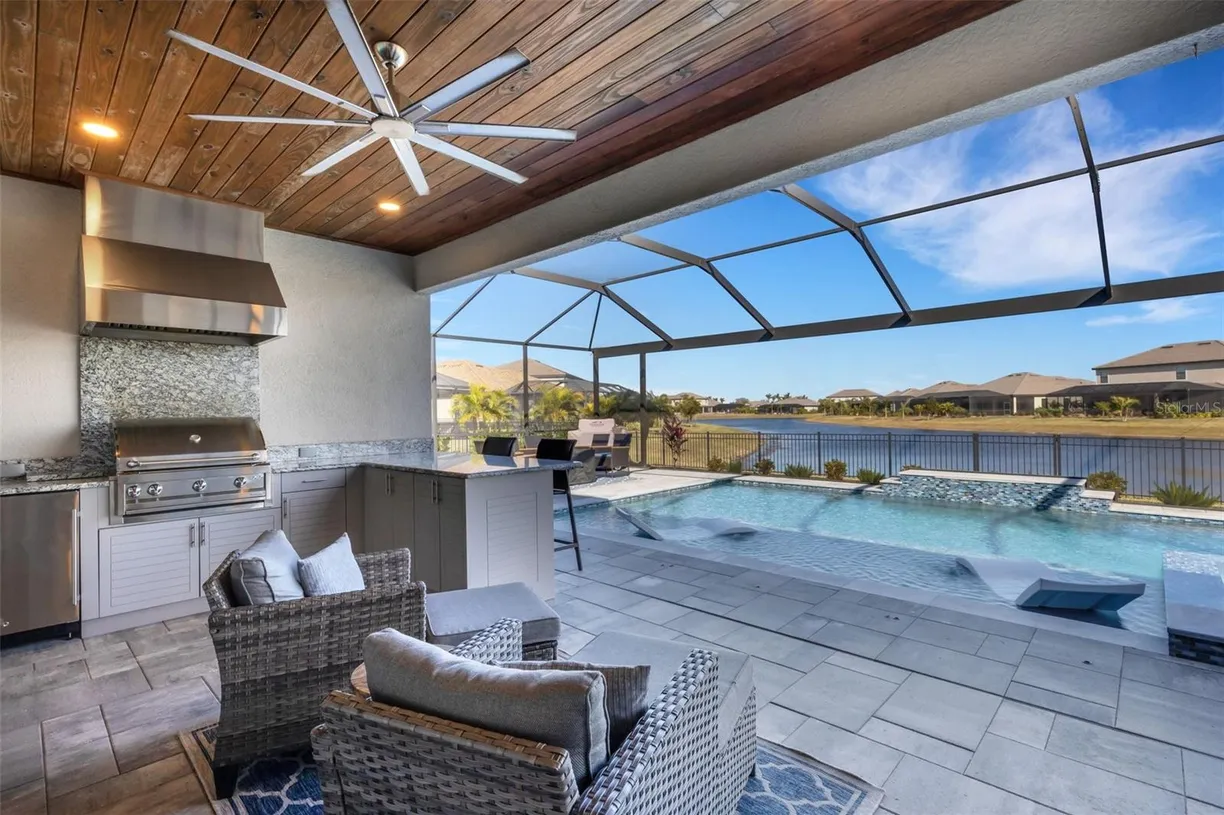 Sarasota/St. Petersburg Real Estate | View 5035 SEAFOAM TRAIL | 4 Beds, 2 Baths