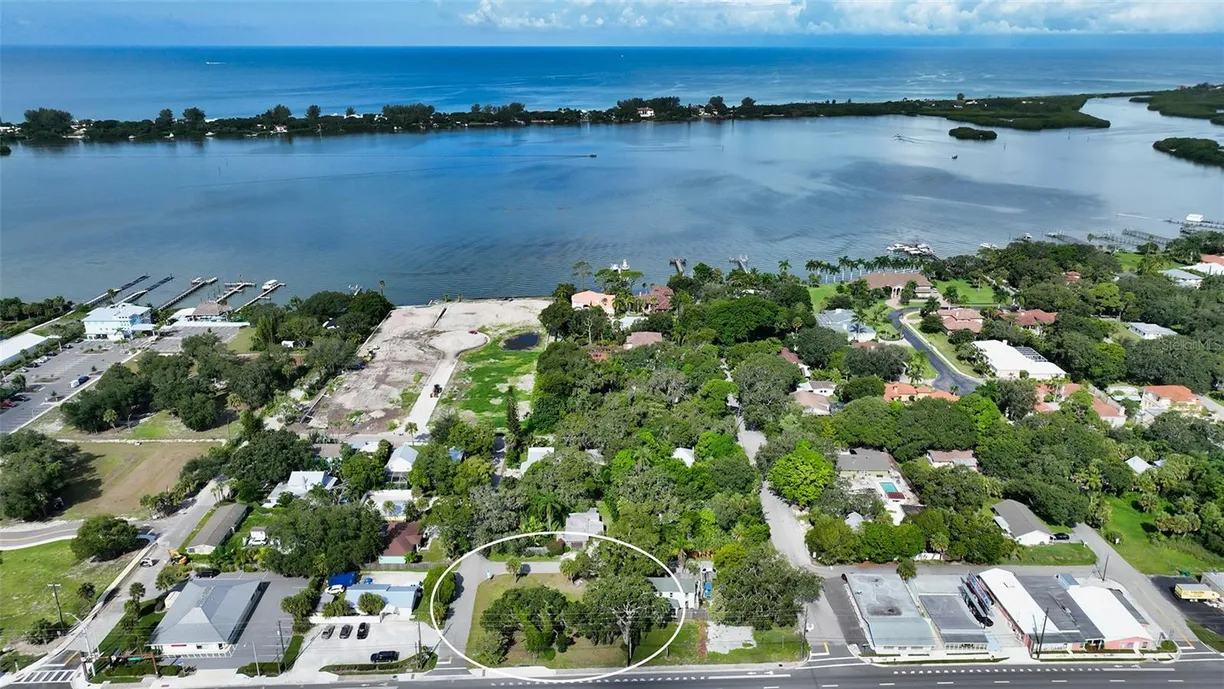 Sarasota/St. Petersburg Real Estate | View 51 N TAMIAMI TRAIL