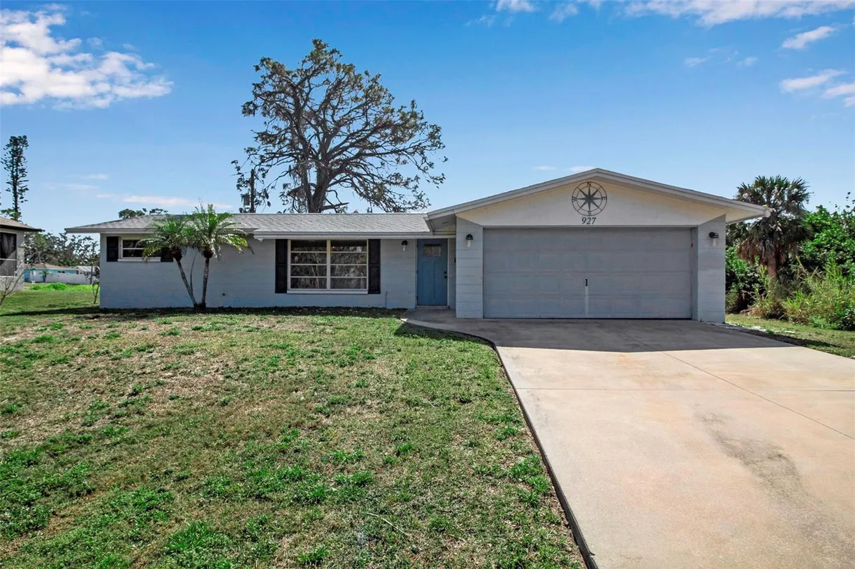 Sarasota/St. Petersburg Real Estate | View 927 LEMON BAY DRIVE | 2 Beds, 2 Baths