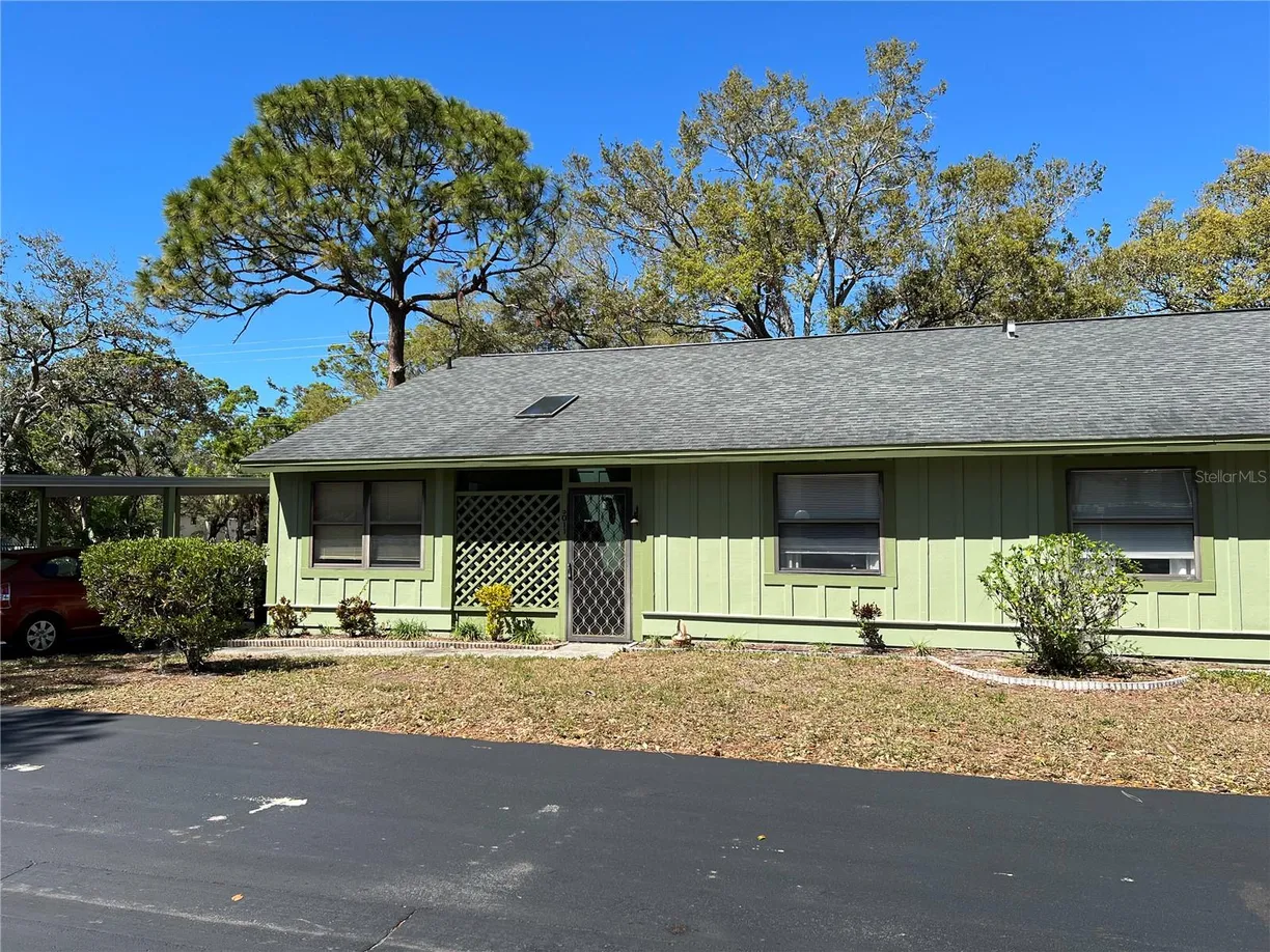 Sarasota/St. Petersburg Real Estate | View 5011 BARRINGTON CIRCLE, 101 | 3 Beds, 2 Baths