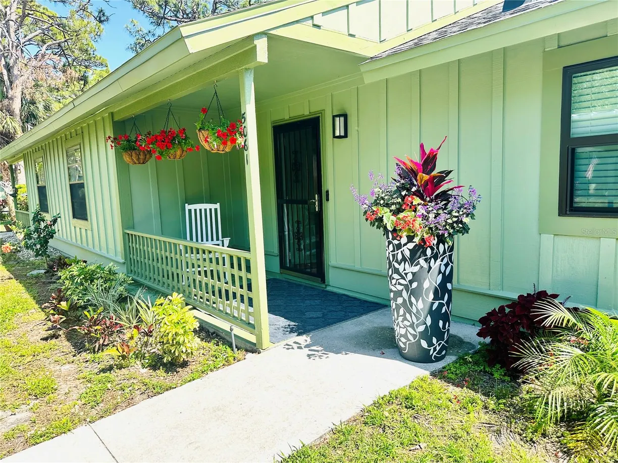 Sarasota/St. Petersburg Real Estate | View 5061 BARRINGTON CIRCLE, 1302 | 2 Beds, 2 Baths