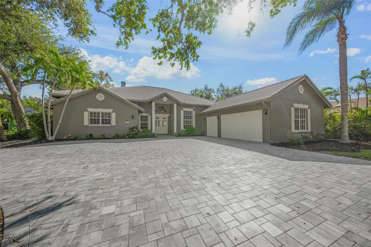 Sarasota/St. Petersburg Real Estate | View 1693 LANDINGS LANE | 5 Beds, 4 Baths