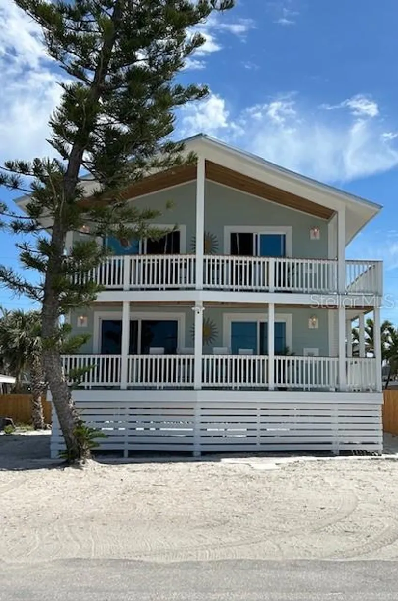 Sarasota/St. Petersburg Real Estate | View 1107 SHORE VIEW DRIVE | 4 Beds, 2 Baths