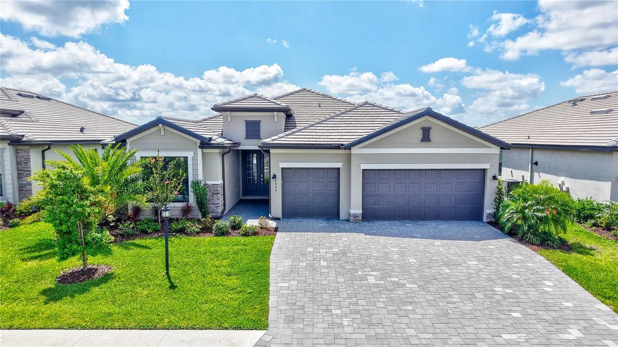 Sarasota/St. Petersburg Real Estate | View 4984 SEAFOAM TRAIL | 3 Beds, 3 Baths