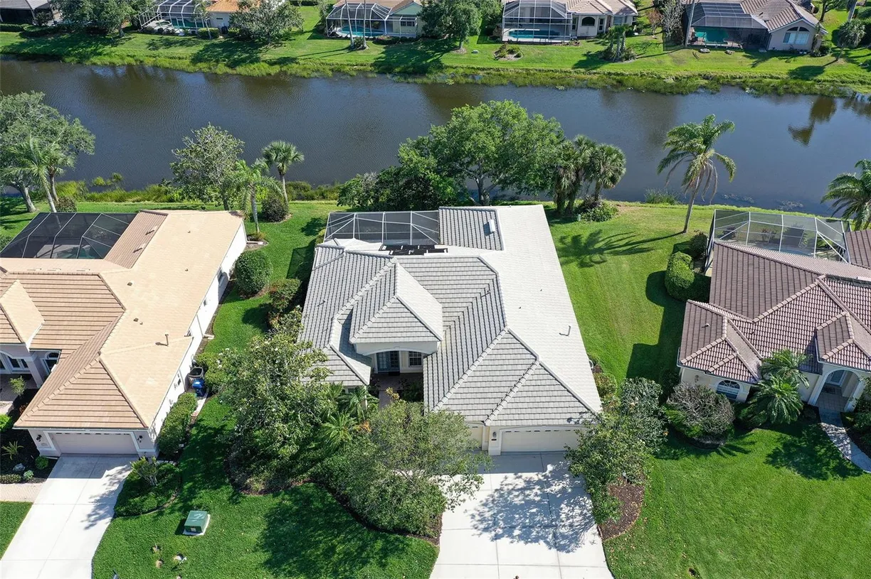 Sarasota/St. Petersburg Real Estate | View 5032 TIMBER CHASE WAY | 4 Beds, 3 Baths