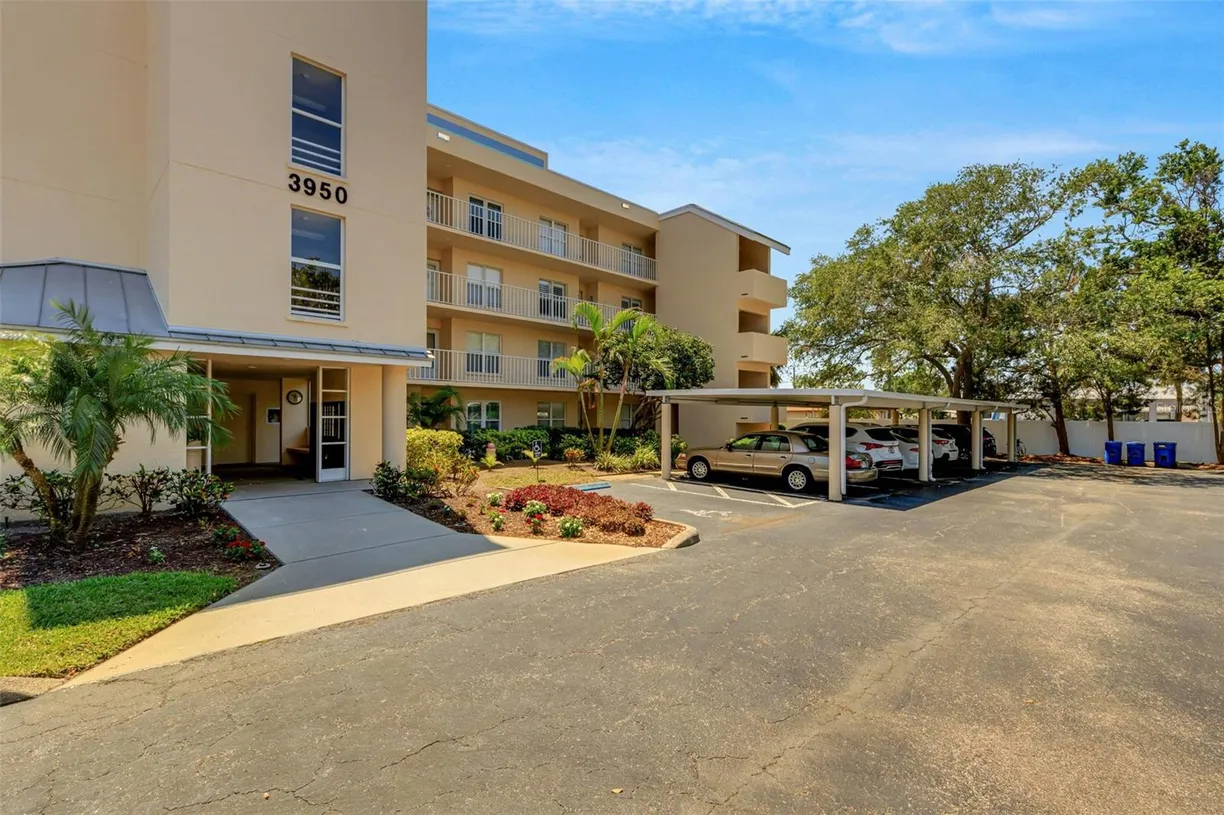 Sarasota/St. Petersburg Real Estate | View 3950 IRONWOOD CIRCLE, 206 | 2 Beds, 2 Baths