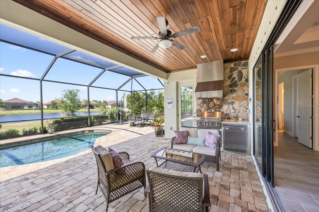 Sarasota/St. Petersburg Real Estate | View 7113 WHITTLEBURY TRAIL | Listing