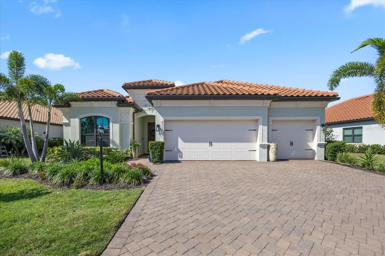 Sarasota/St. Petersburg Real Estate | View 7113 WHITTLEBURY TRAIL | 4 Beds, 2 Baths