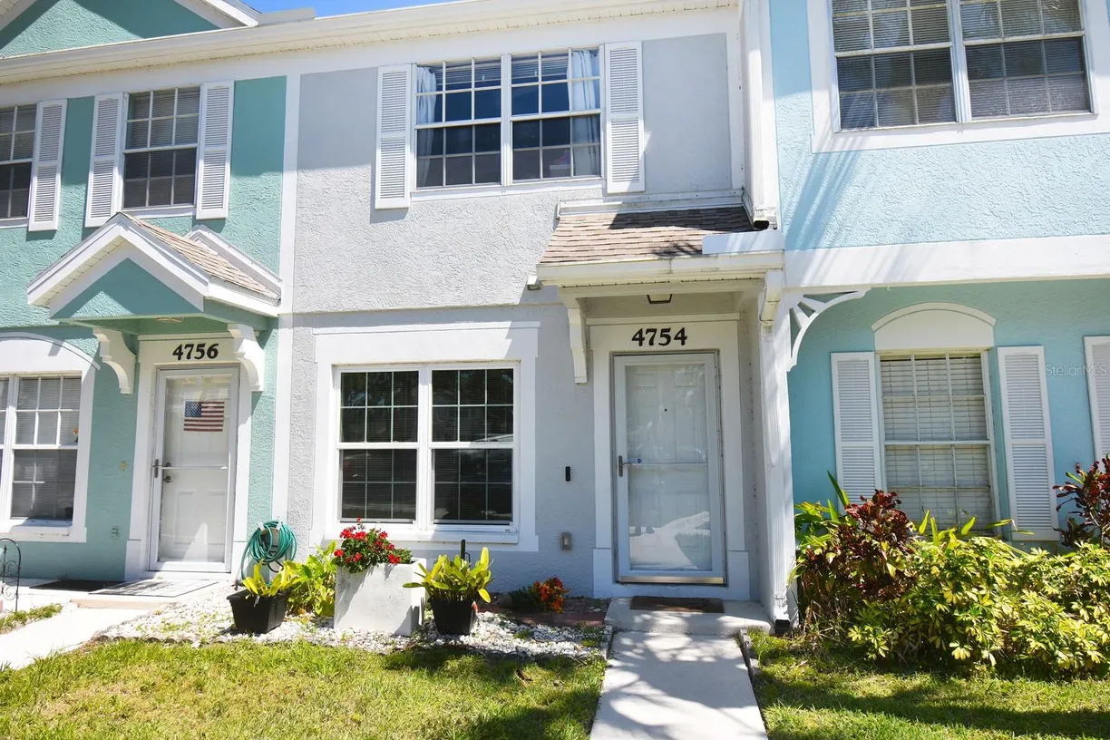 Sarasota/St. Petersburg Real Estate | View 4754 SABAL KEY DRIVE | 2 Beds, 2 Baths