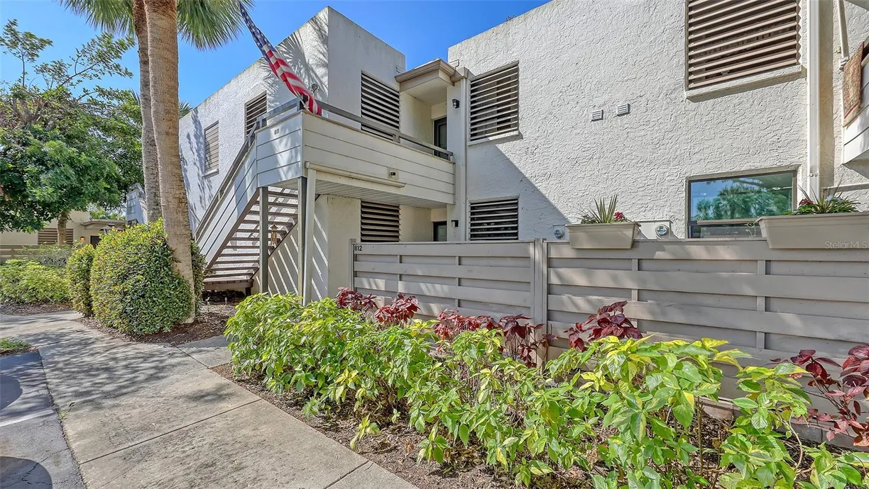 Sarasota/St. Petersburg Real Estate | View 811 OAK DRIVE, 811 | Listing