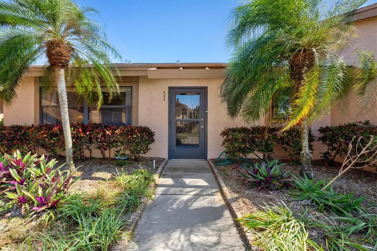 Sarasota/St. Petersburg Real Estate | View 6209 HERITAGE LANE, 6209 | Listing