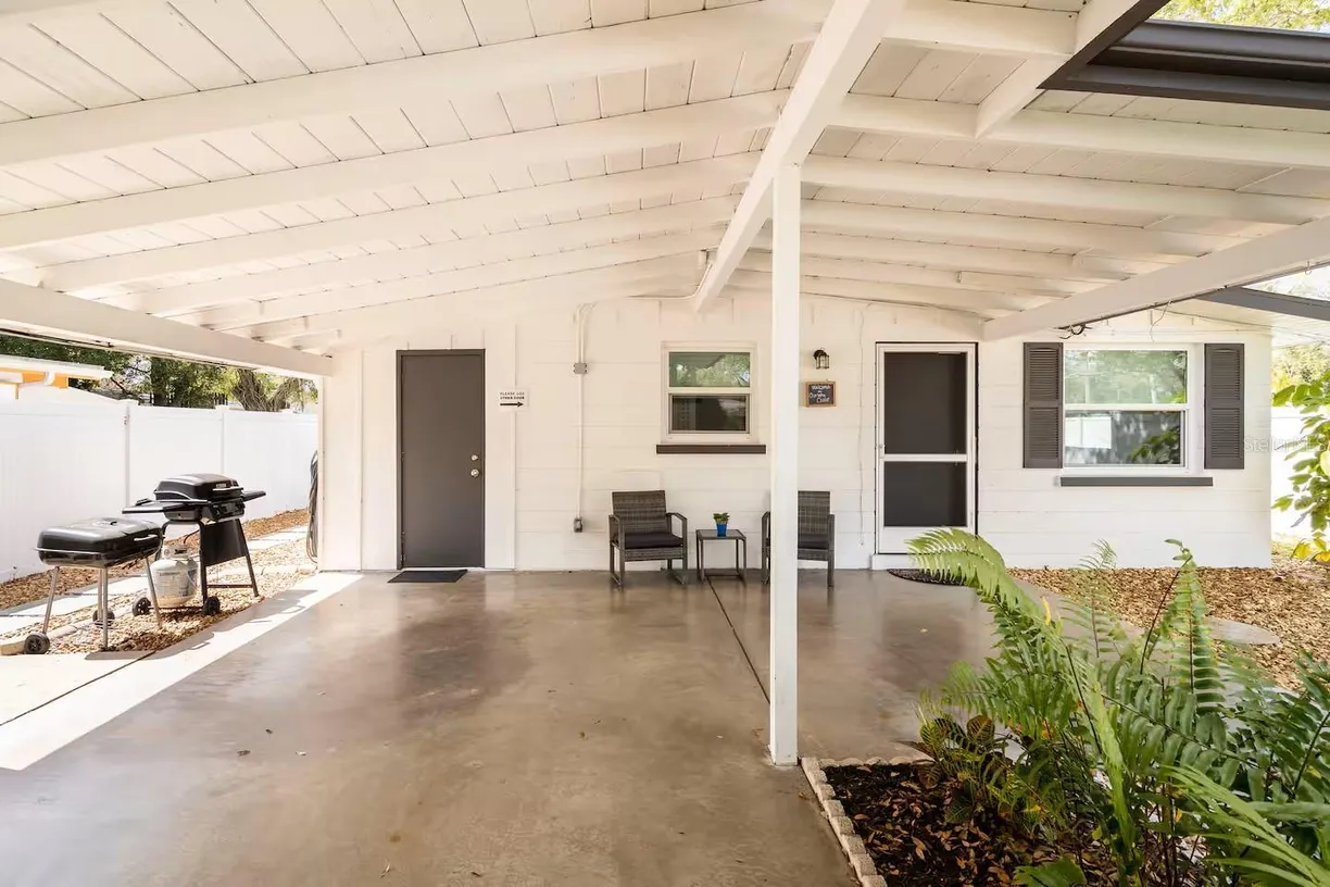 Sarasota/St. Petersburg Real Estate | View 1018 CHARLOTTE AVENUE | Listing