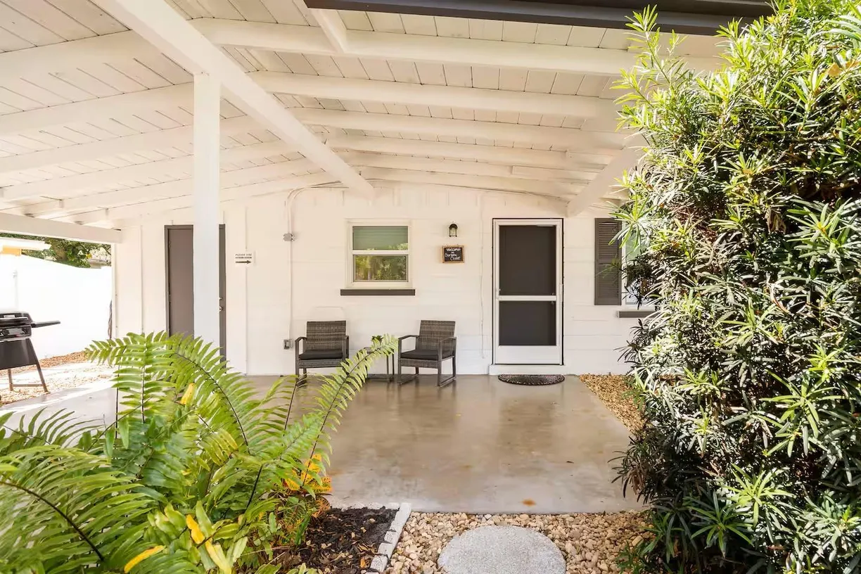 Sarasota/St. Petersburg Real Estate | View 1018 CHARLOTTE AVENUE | Listing