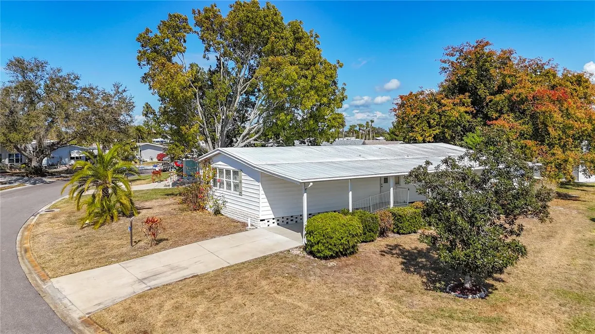 8430 IMPERIAL LAKE CIRCLE, PALMETTO, FL 34221 Property for sale