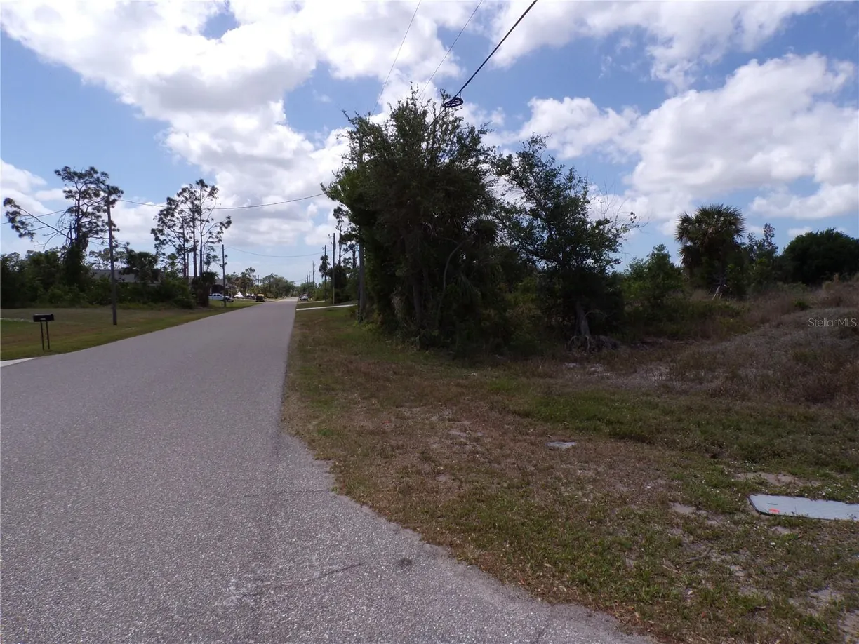 Sarasota/St. Petersburg Real Estate | View 5091 PLATEAU LANE | Listing