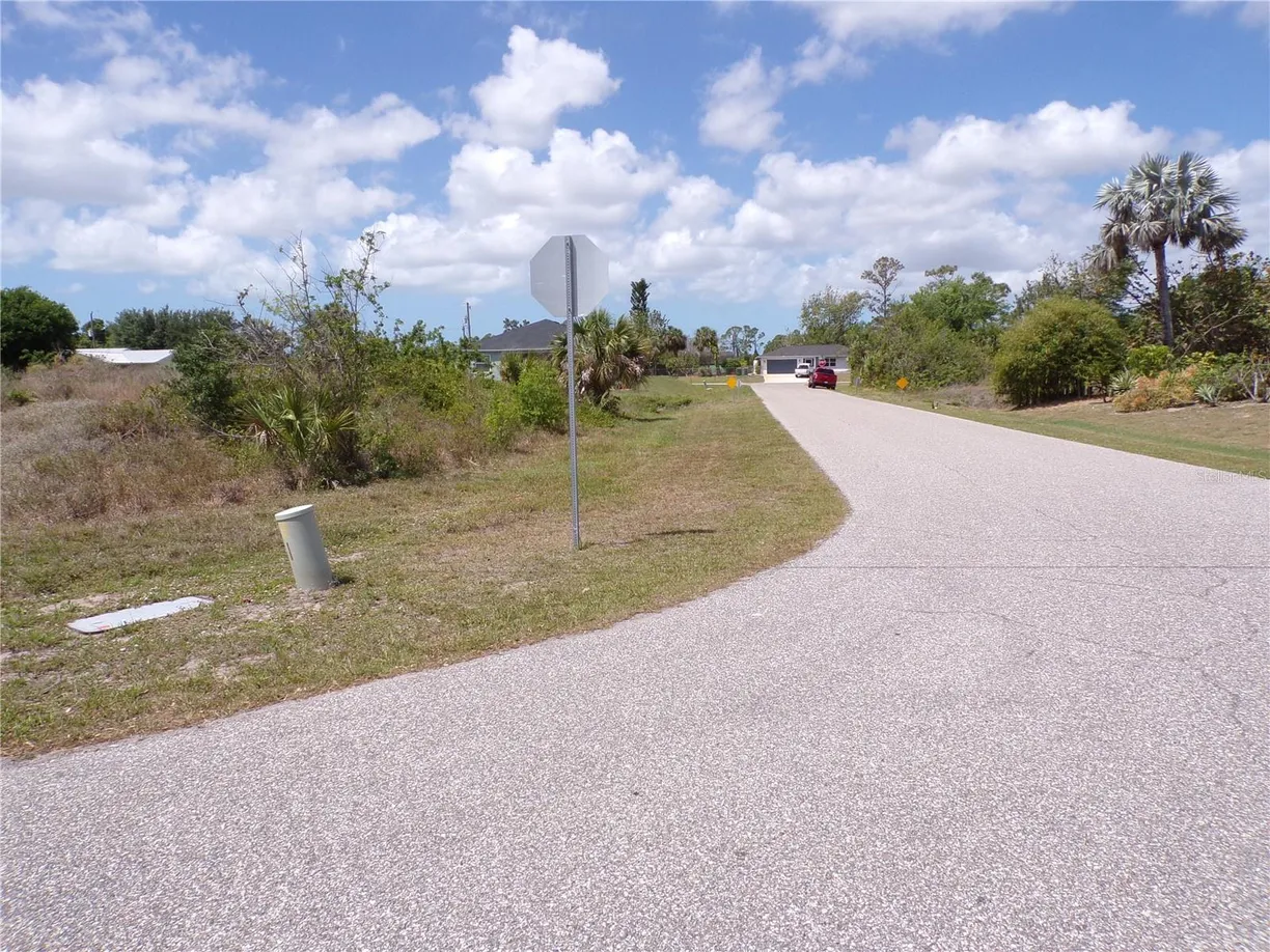 Sarasota/St. Petersburg Real Estate | View 5091 PLATEAU LANE | Listing