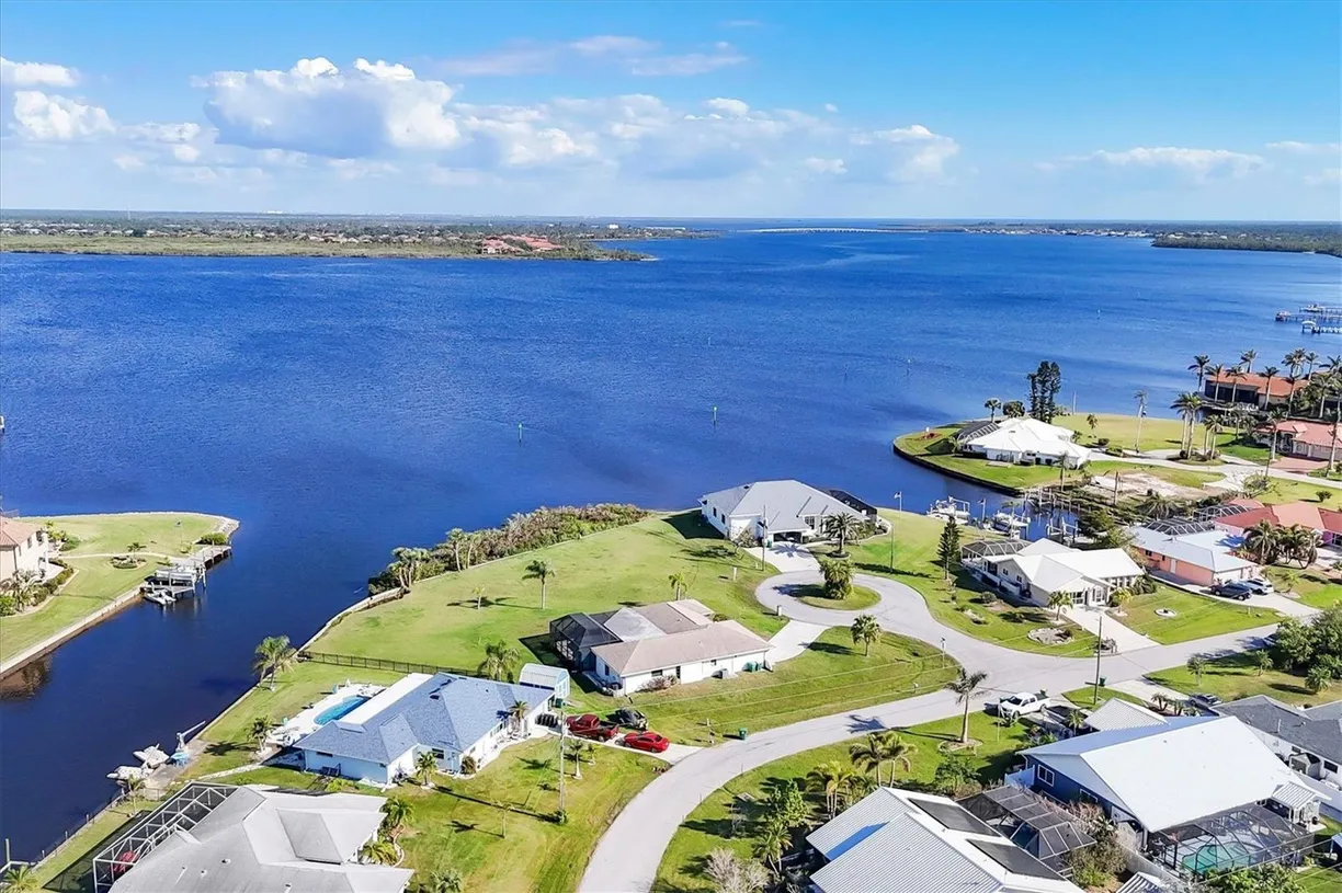 Sarasota/St. Petersburg Real Estate | View 3522 FOX TERRACE | 3 Beds, 2 Baths