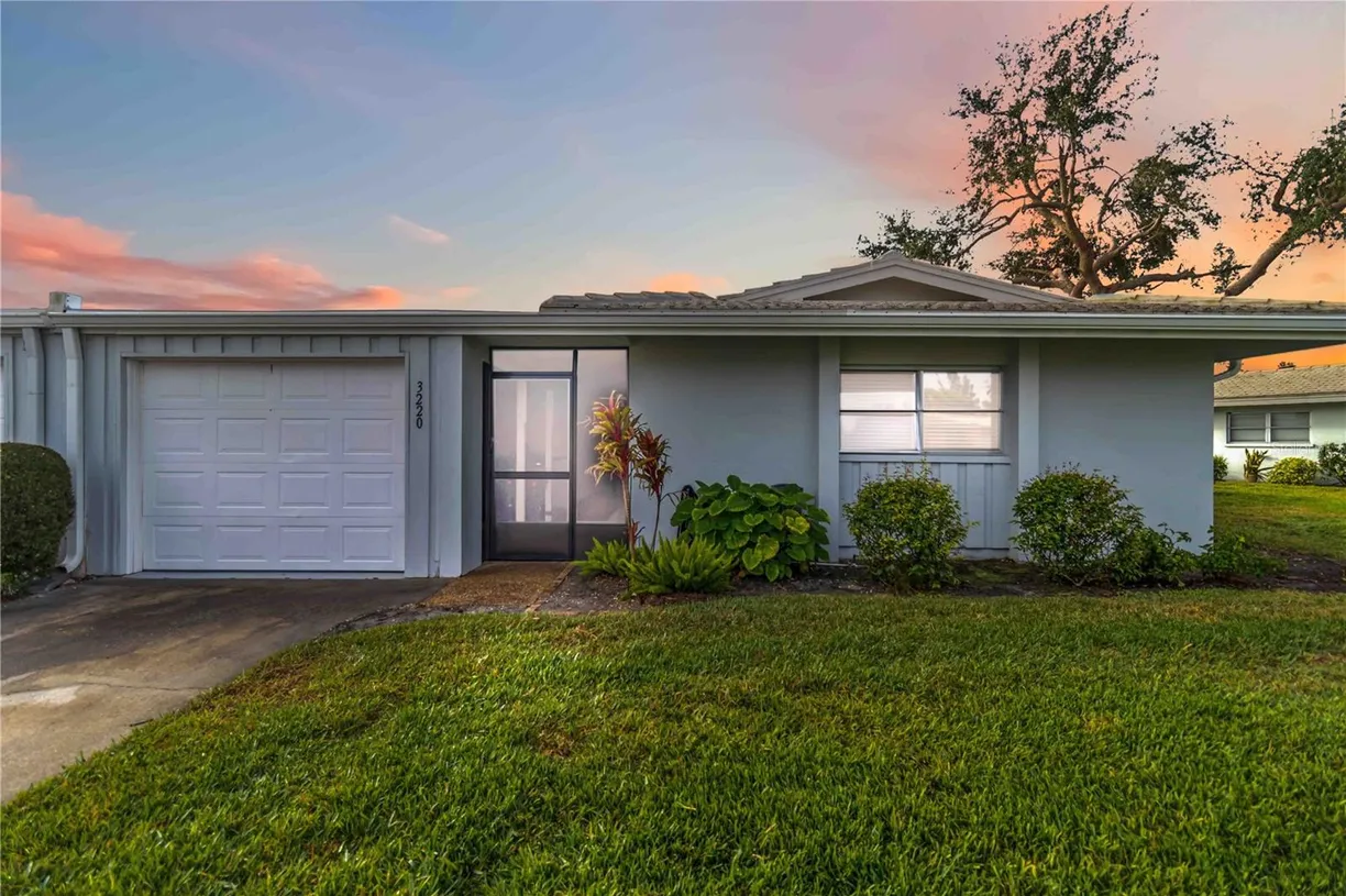 Sarasota/St. Petersburg Real Estate | View 3220 SOUTHFIELD LANE, 810 | 2 Beds, 2 Baths