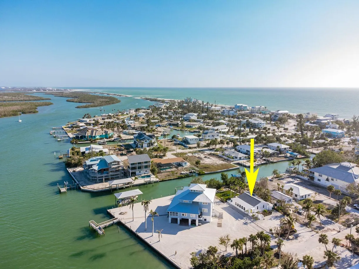 Sarasota/St. Petersburg Real Estate | View 205 SAND DOLLAR LANE | 2 Beds, 2 Baths