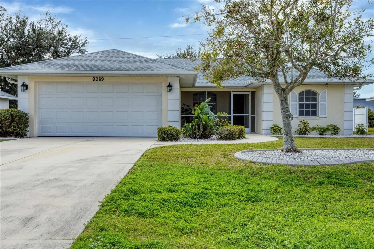 Sarasota/St. Petersburg Real Estate | View 9089 BANTRY BAY BOULEVARD | 3 Beds, 2 Baths