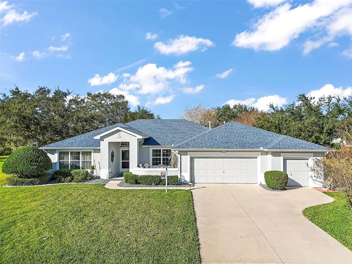 Central Florida Real Estate | View 27437 DESERT ROSE COURT | 3 Beds, 2 Baths
