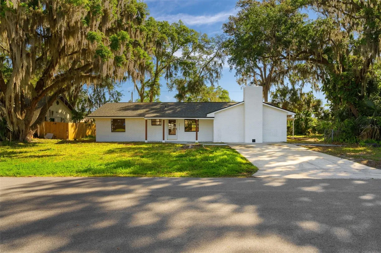 Central Florida Real Estate | View 2517 ROYAL PALM DRIVE | Listing