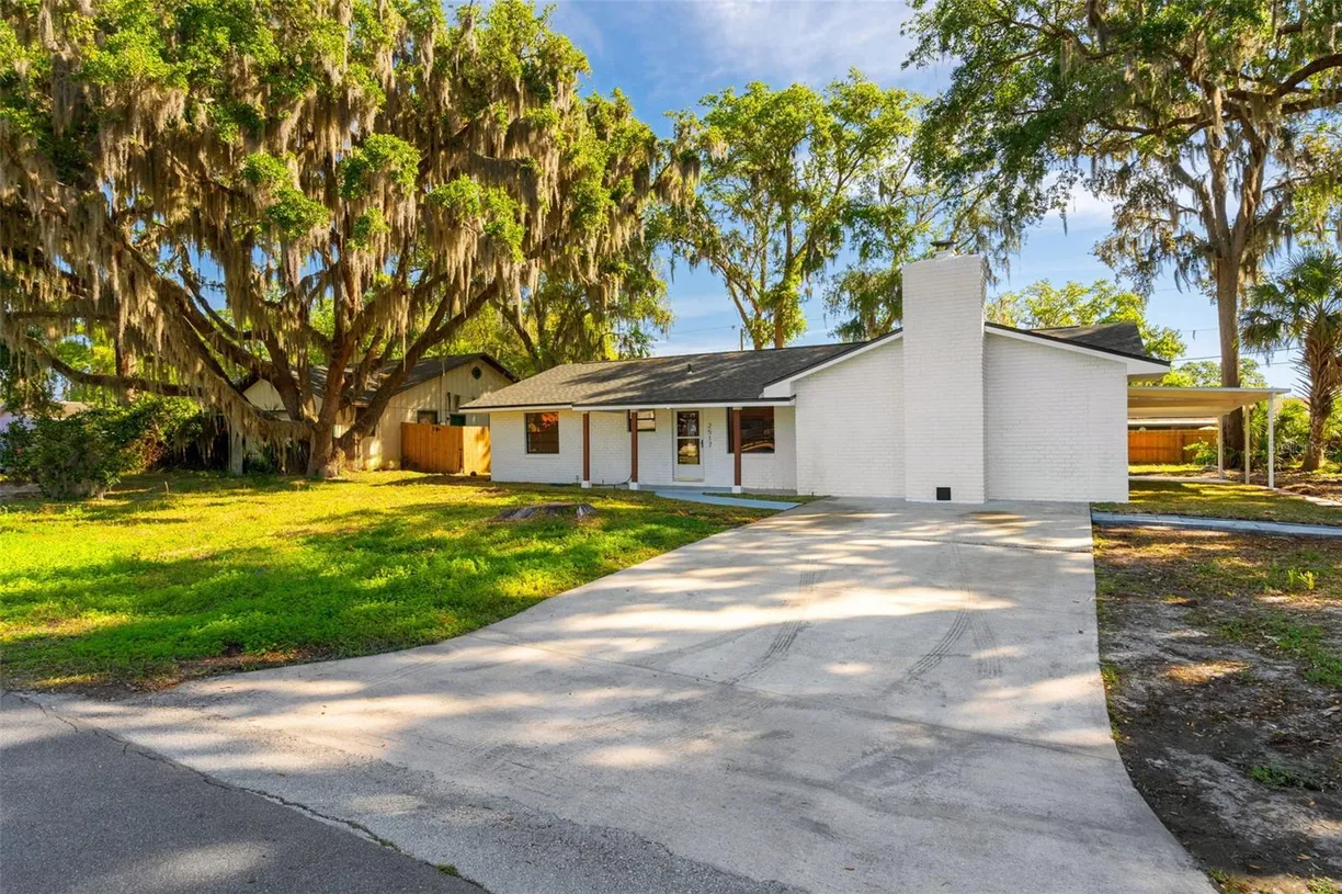 Central Florida Real Estate | View 2517 ROYAL PALM DRIVE | Listing