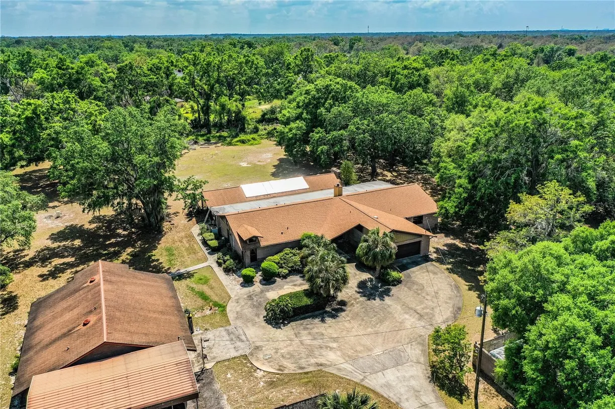 Sarasota/St. Petersburg Real Estate | View 309 HIDDEN LAKE DR | Listing