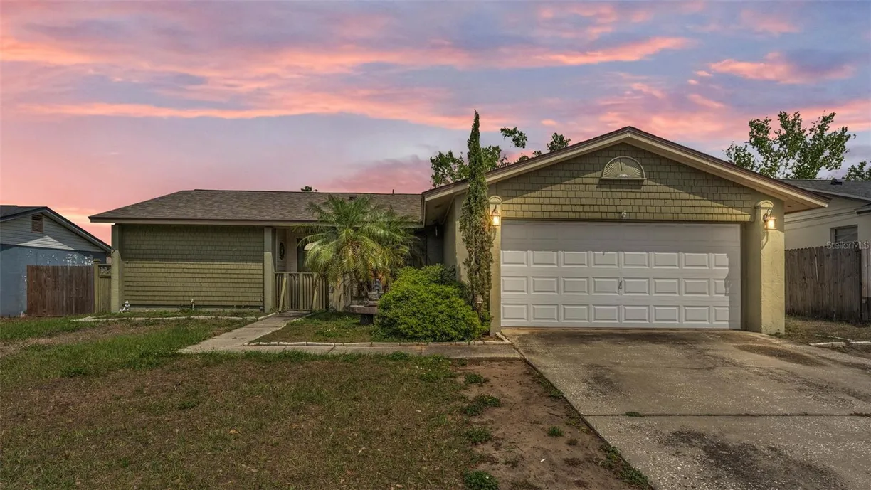 Sarasota/St. Petersburg Real Estate | View 2707 MANOR HILL DRIVE | 3 Beds, 2 Baths