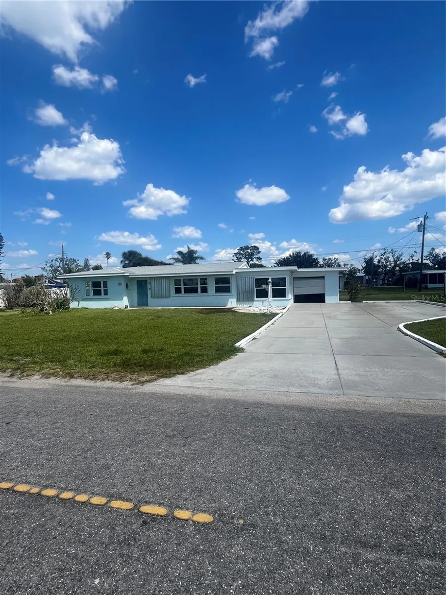Sarasota/St. Petersburg Real Estate | View 4761 LEMON BAY DRIVE | 2 Beds, 2 Baths