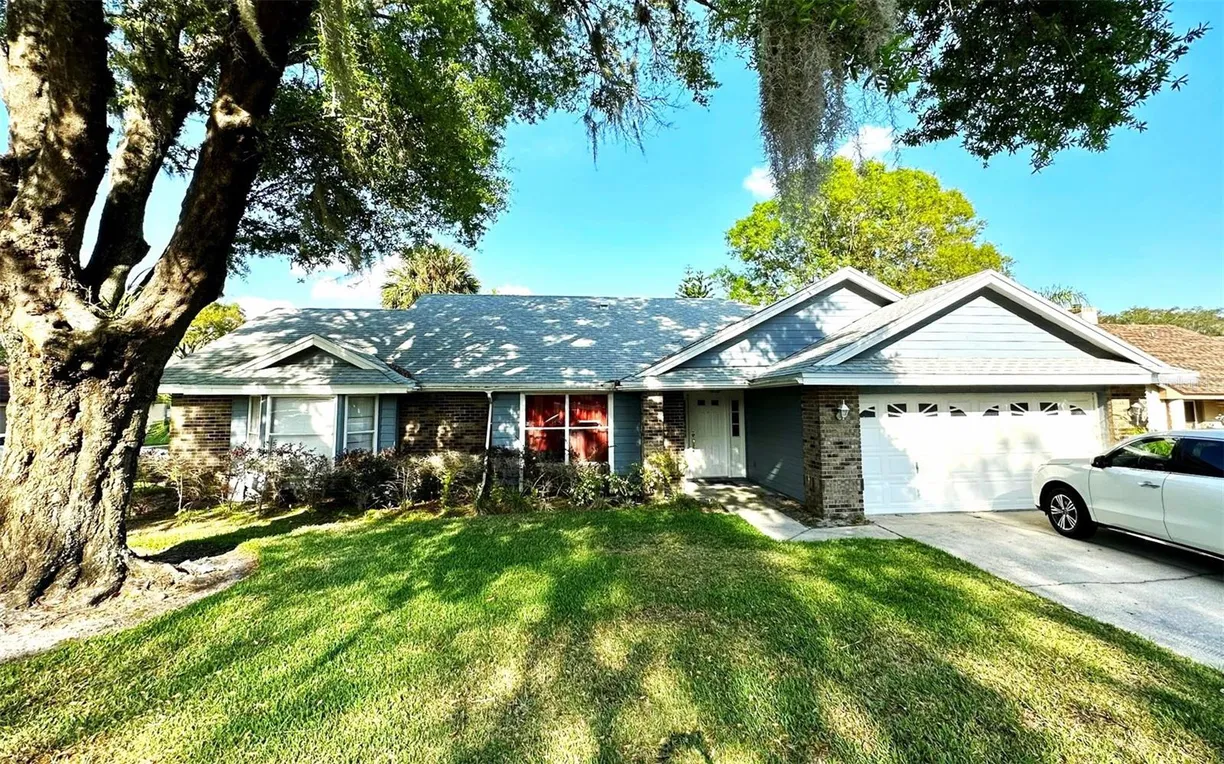 Central Florida Real Estate | View 904 Silversmith Circle | 3 Beds, 2 Baths