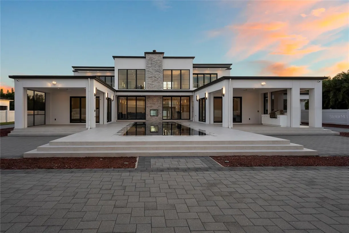Central Florida Real Estate | View 8441 OAKLAND PLACE | 5 Beds, 4 Baths