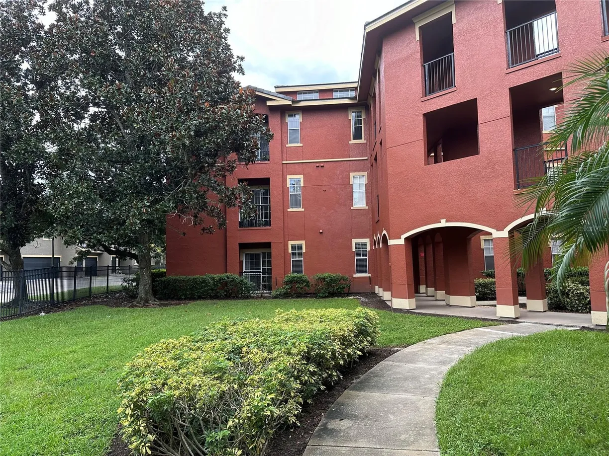 Central Florida Real Estate | View  | 1 Bed, 1 Bath