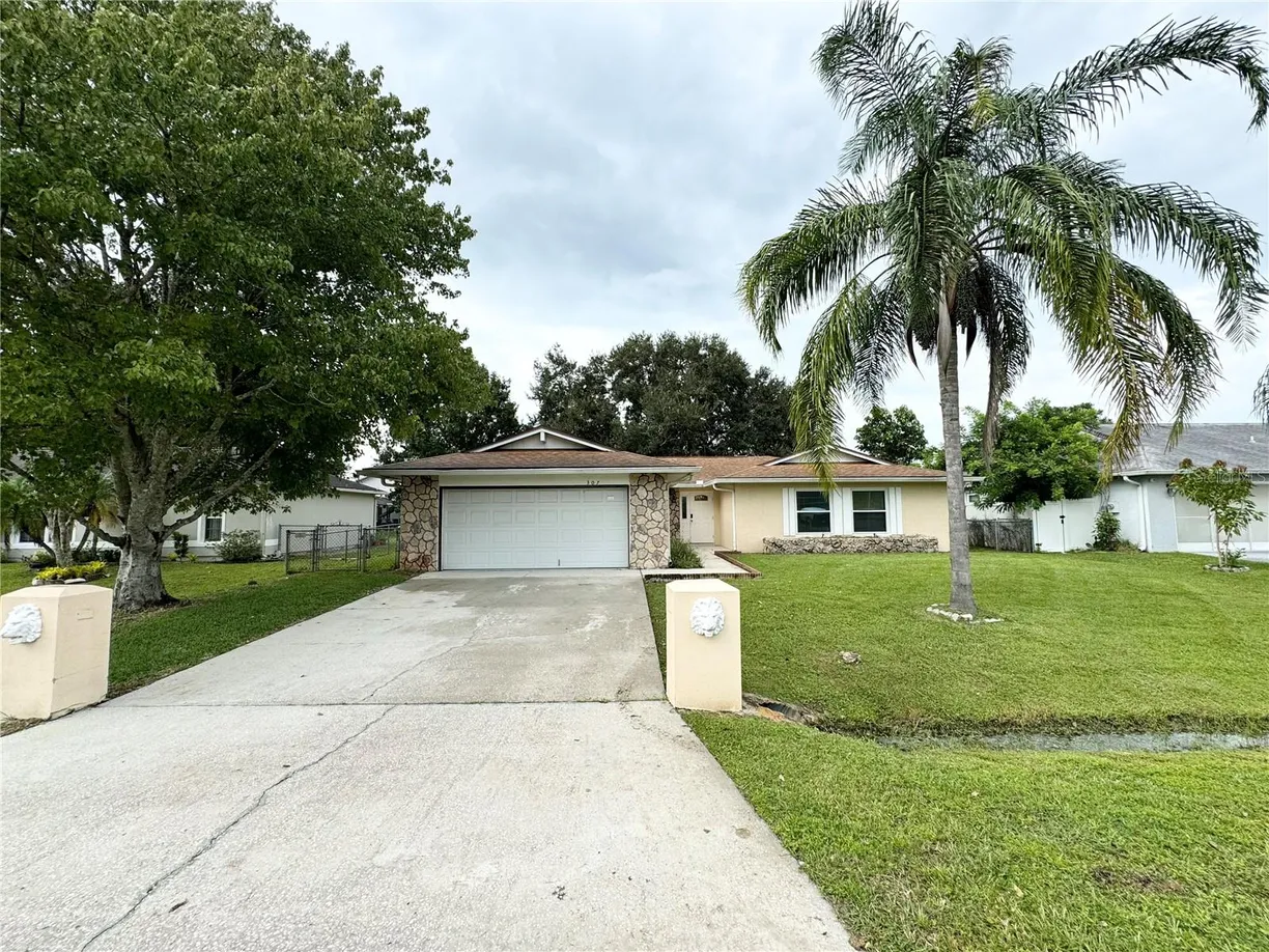 Central Florida Real Estate | View 307 COLONADE COURT | Listing