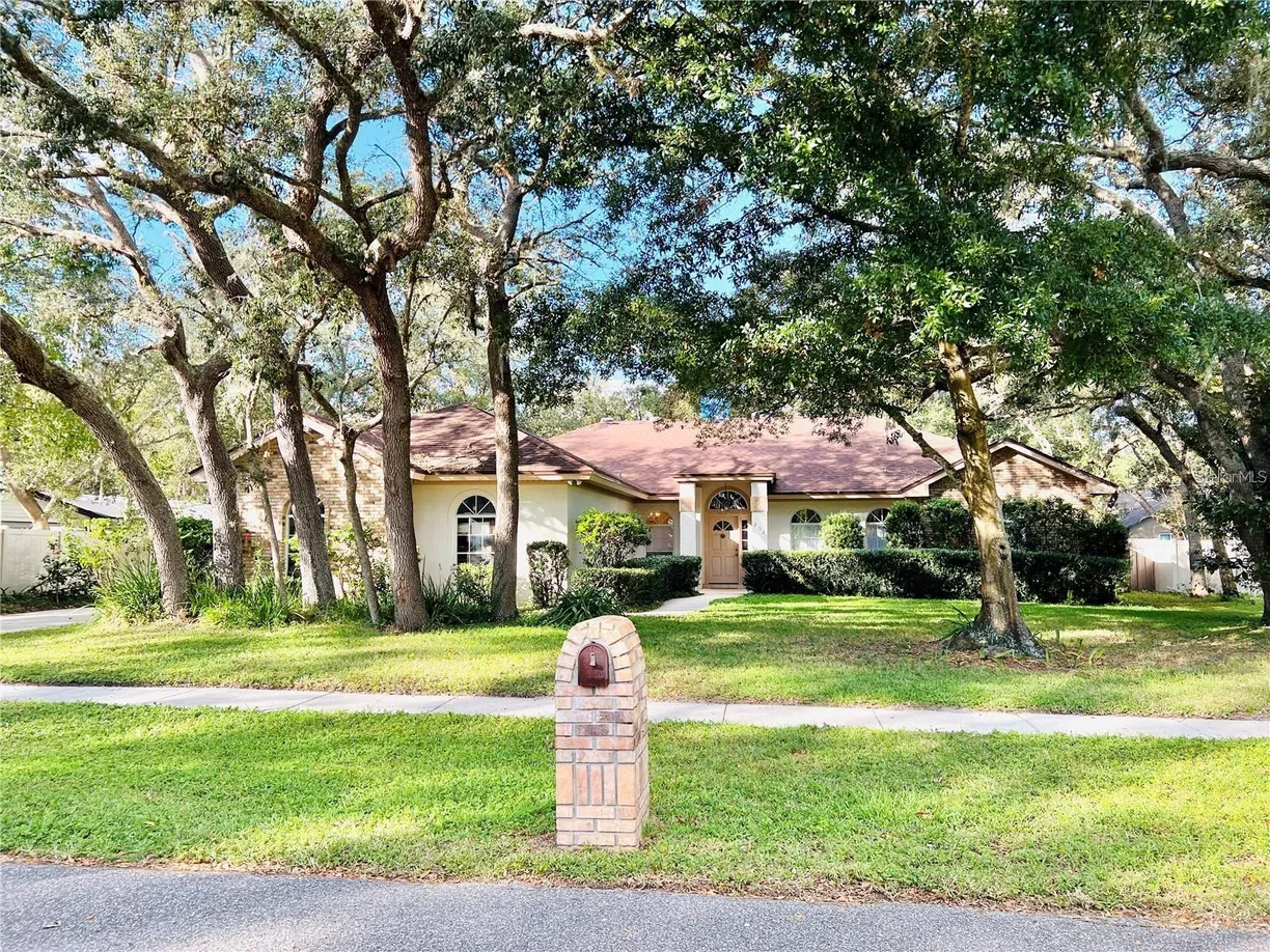 Central Florida Real Estate | View 252 SHADY OAKS CIRCLE | 4 Beds, 2 Baths