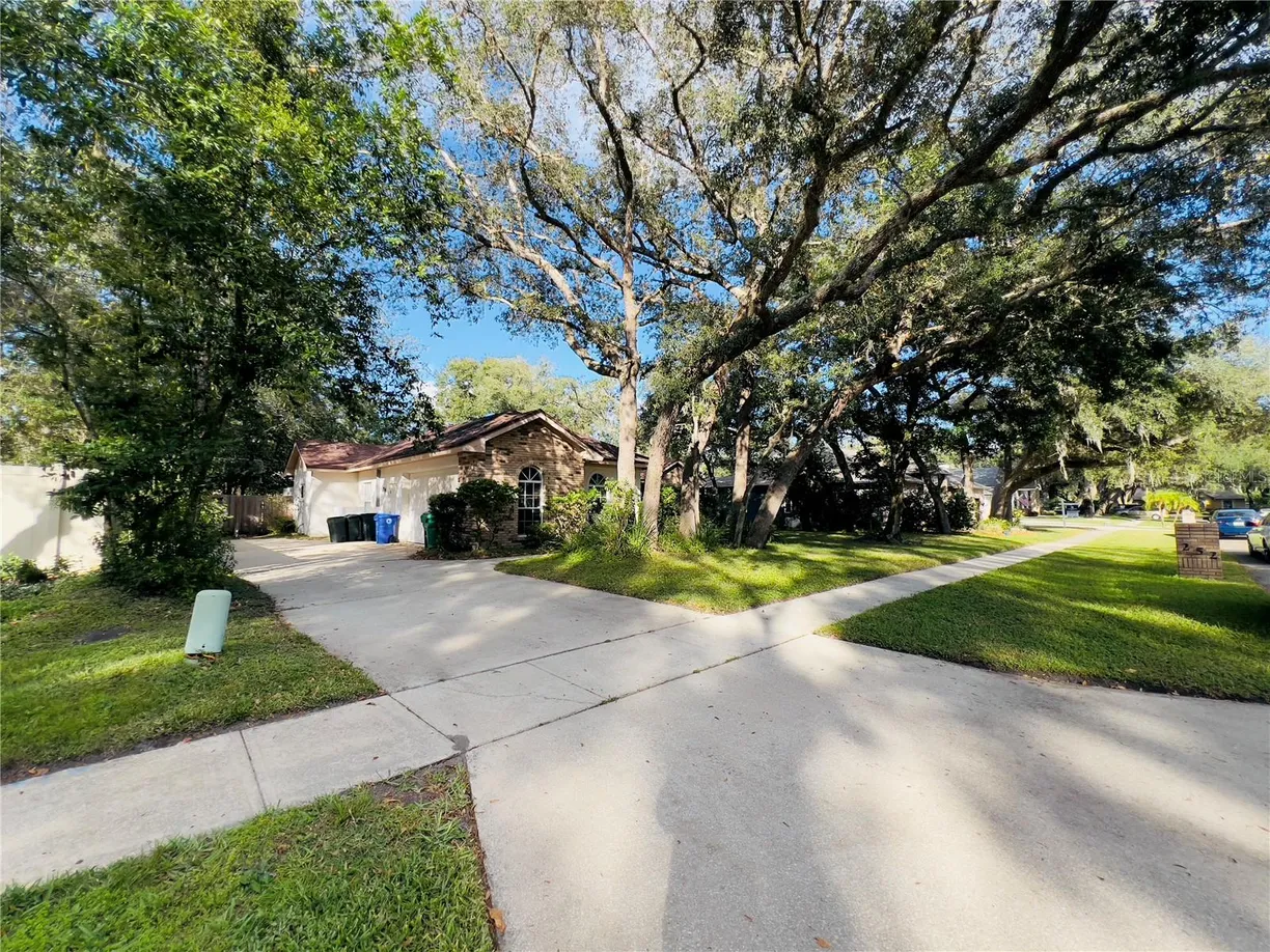 Central Florida Real Estate | View 252 SHADY OAKS CIRCLE | Listing