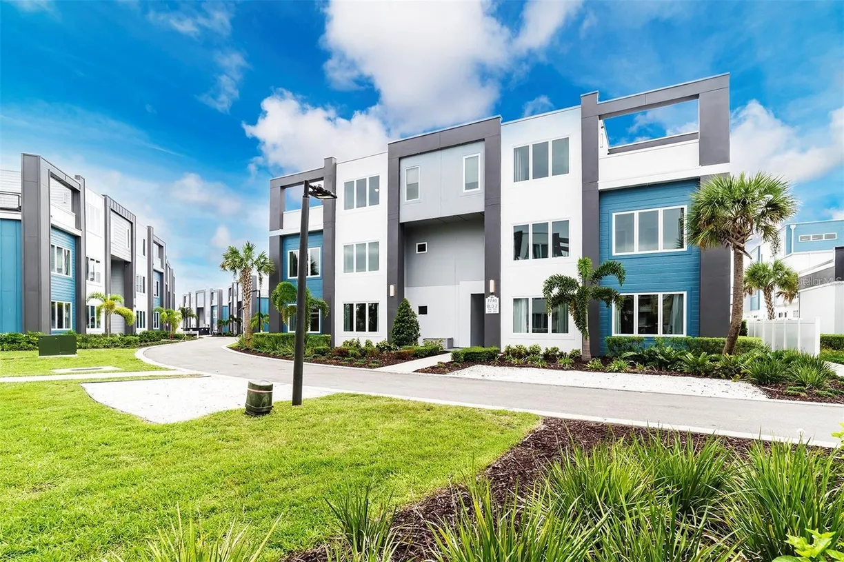 Central Florida Real Estate | View 7770 SANDY RIDGE DRIVE, 218 BLDG 28 | 5 Beds, 4 Baths