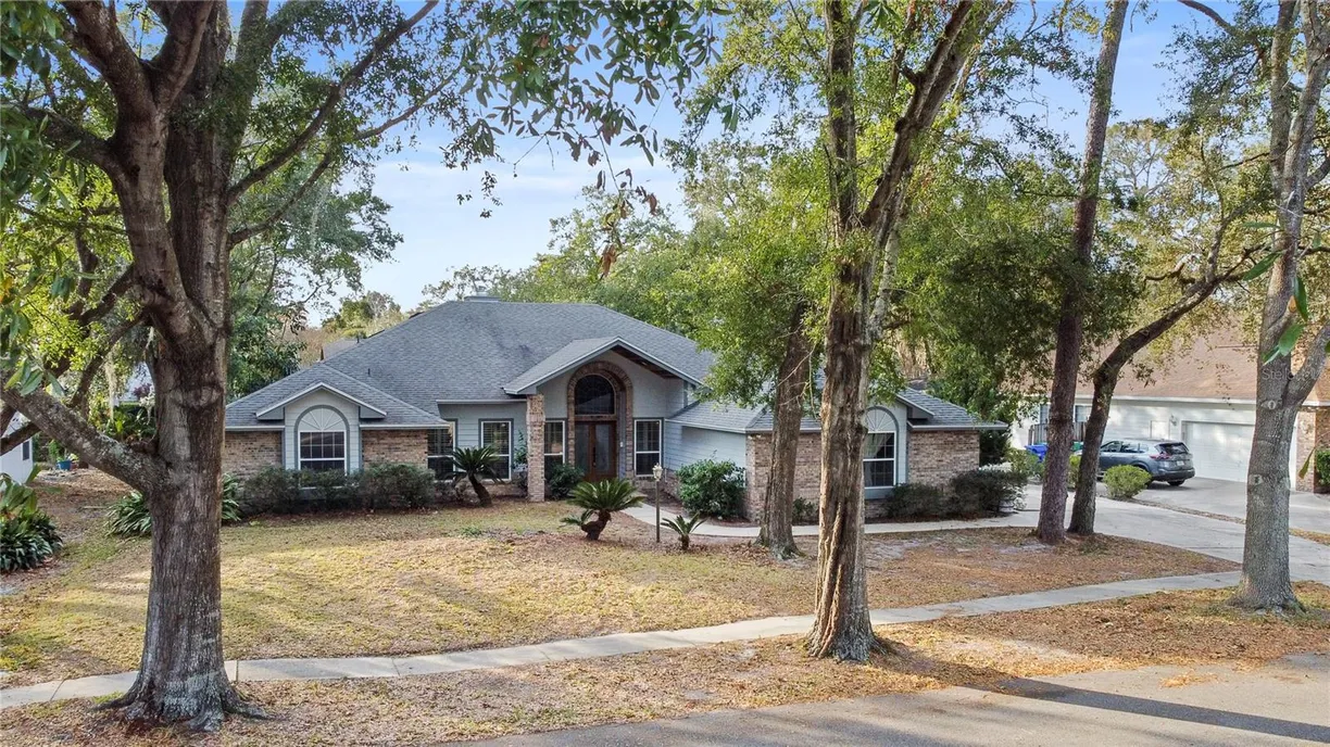 Central Florida Real Estate | View 240 SHADY OAKS CIRCLE | Listing