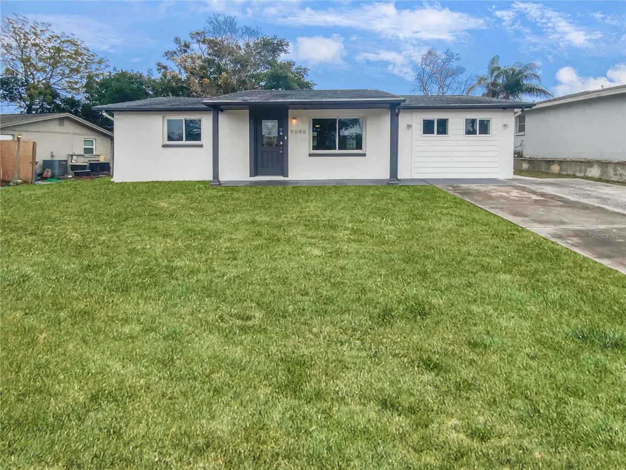 Sarasota/St. Petersburg Real Estate | View 9640 MARK TWAIN LANE | 2 Beds, 1 Bath