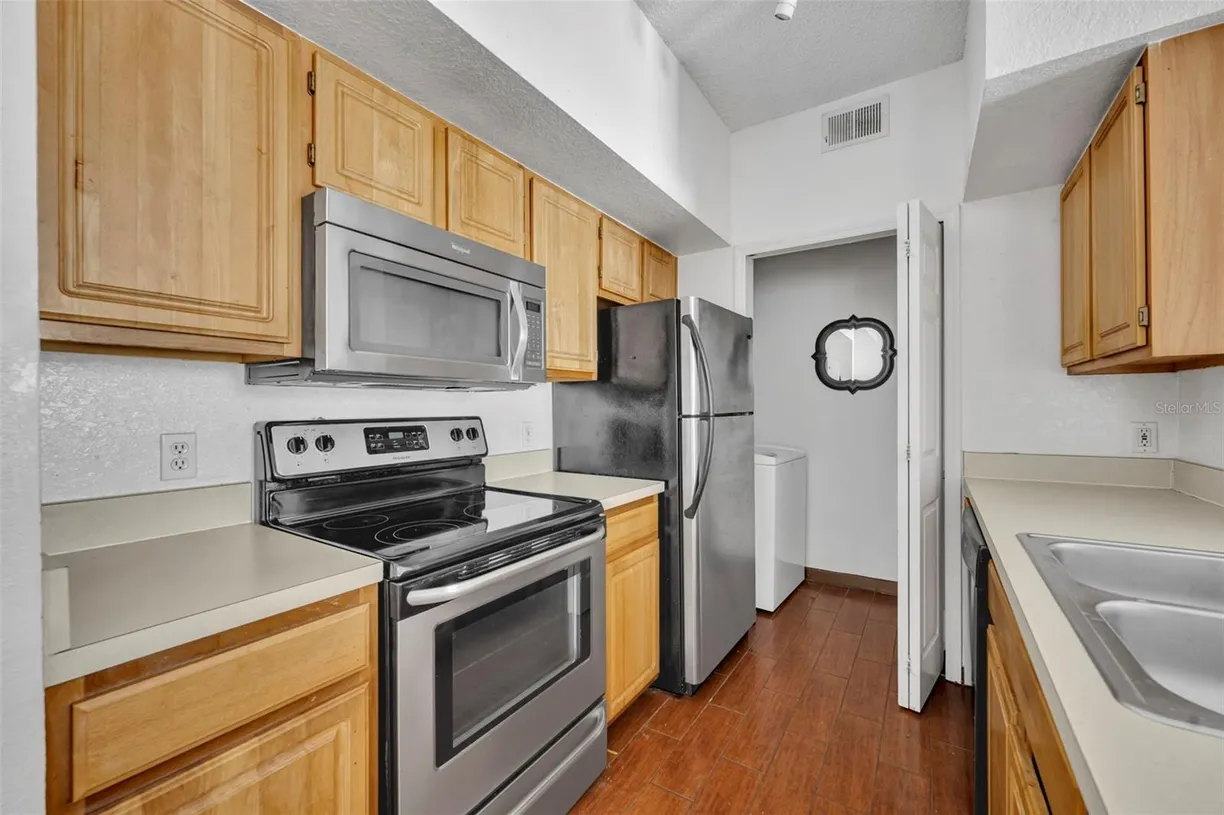 Central Florida Real Estate | View 13003 PLANTATION PARK CIRCLE, 1319 | Listing