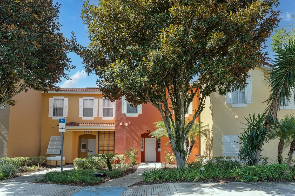 Central Florida Real Estate | View 8523 CRYSTAL COVE LOOP | 3 Beds, 2 Baths