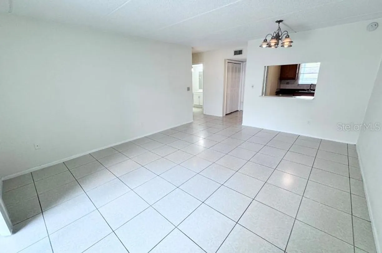 Sarasota/St. Petersburg Real Estate | View 2856 SOMERSET PARK DRIVE, 102 | Listing
