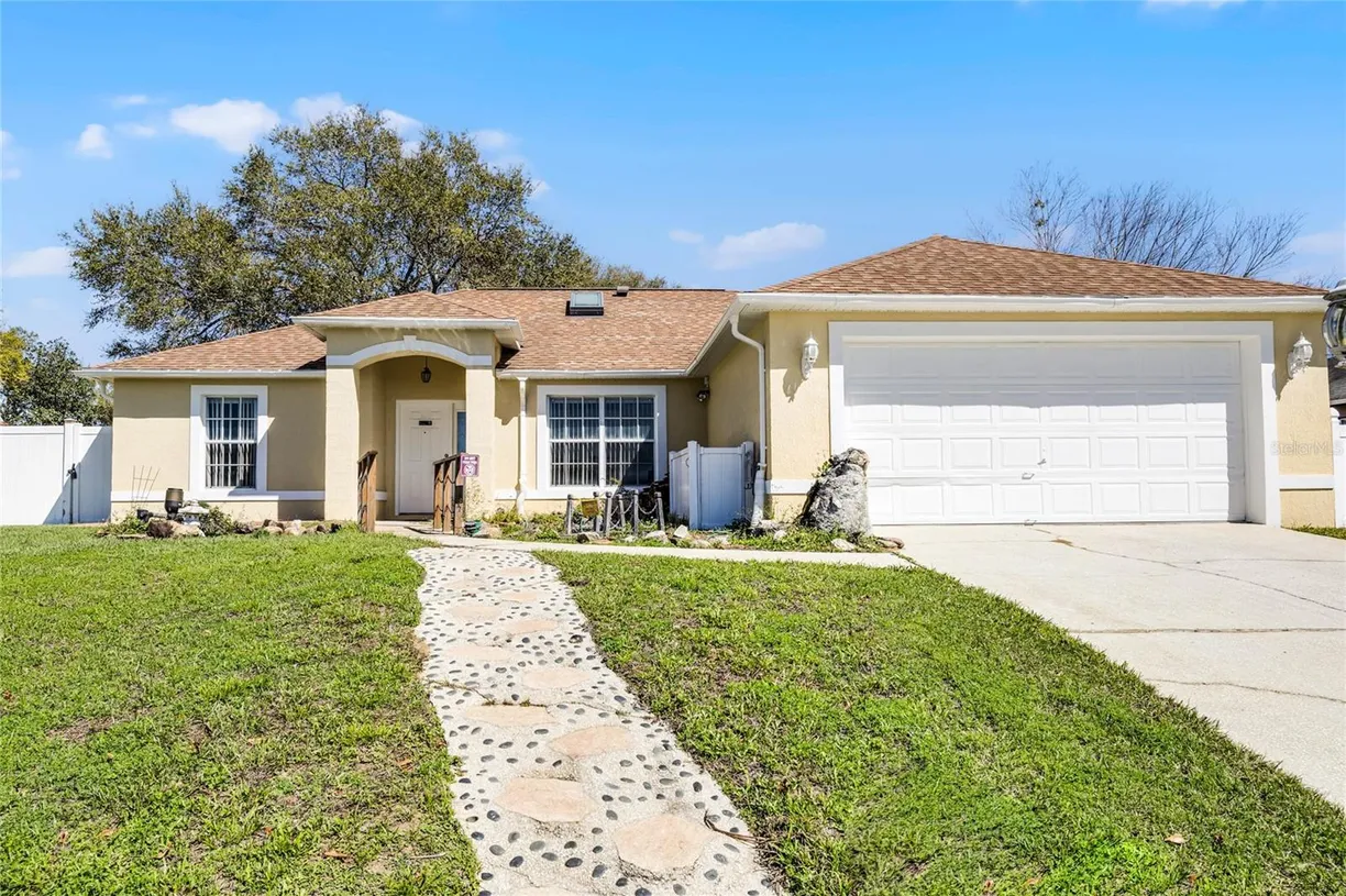 Central Florida Real Estate | View 600 PARK VALLEY CIRCLE | 3 Beds, 2 Baths