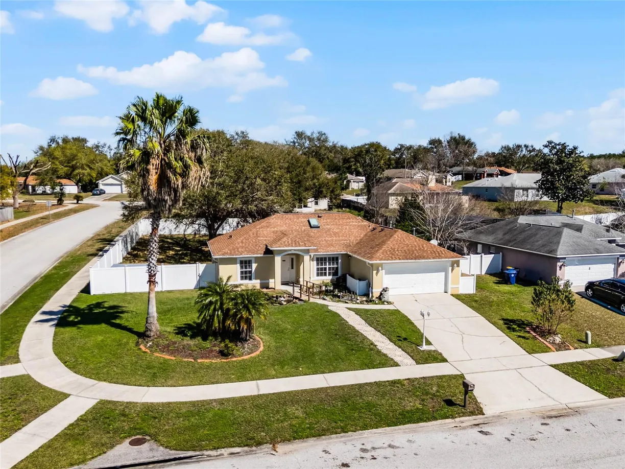 Central Florida Real Estate | View 600 PARK VALLEY CIRCLE | Listing