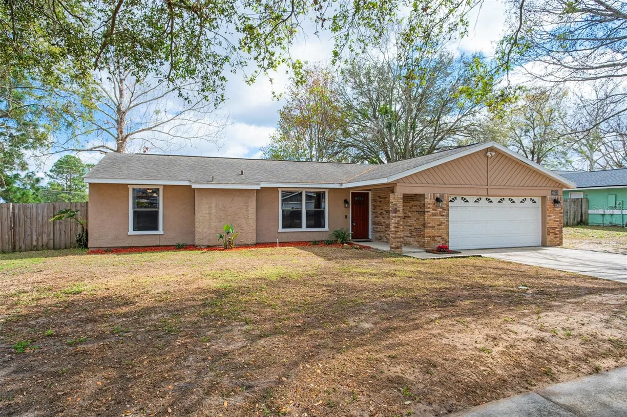 Central Florida Real Estate | View 7730 PINEAPPLE DRIVE | Listing