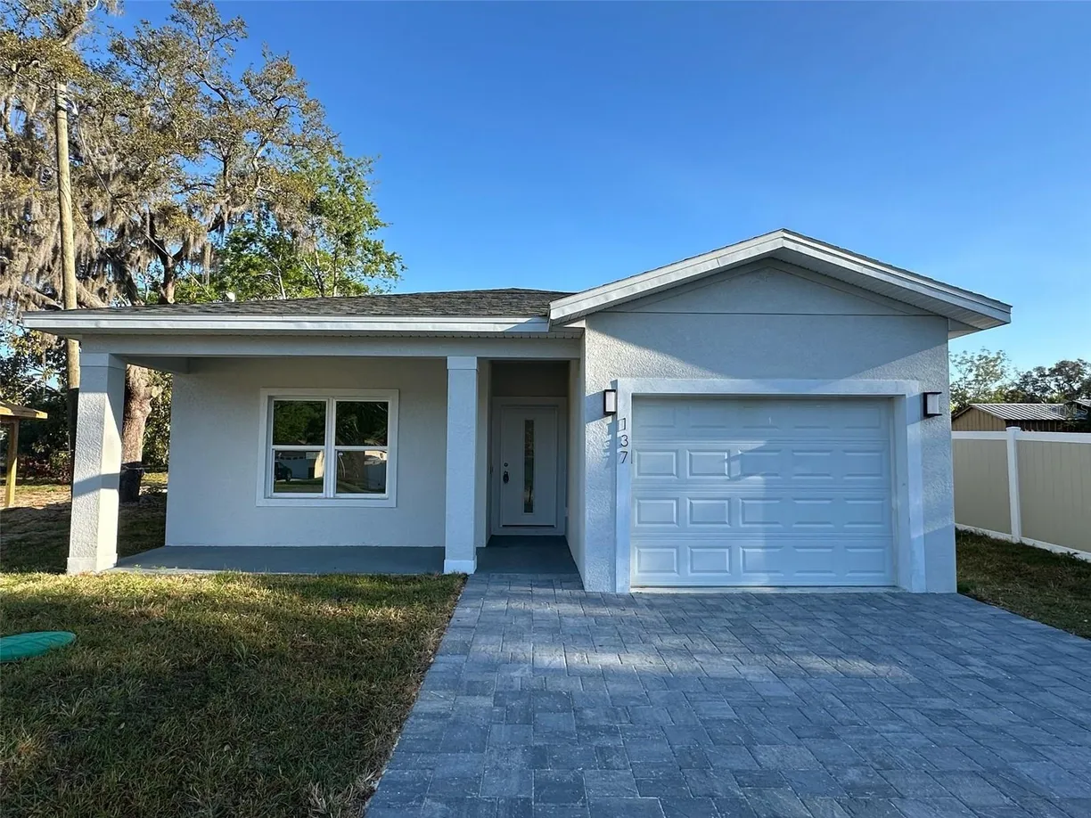 Central Florida Real Estate | View 137 W G H WASHINGTON STREET | 3 Beds, 2 Baths