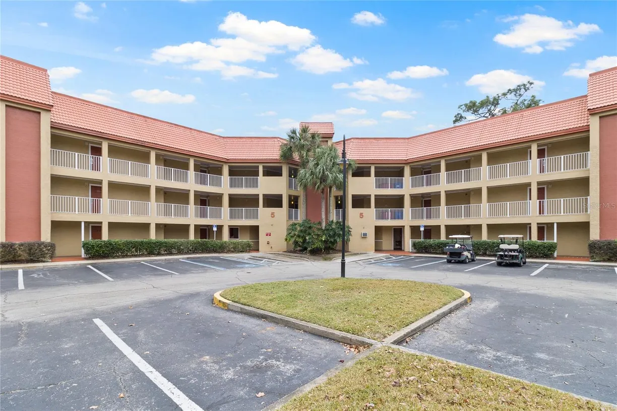 Central Florida Real Estate | View 6403 PARC CORNICHE DRIVE, #4204 | 2 Beds, 1 Bath