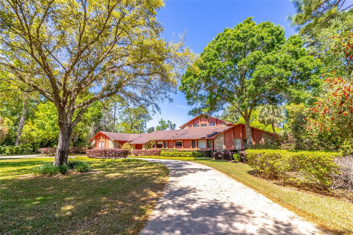 Central Florida Real Estate | View 160 ARCHERS PT. | 4 Beds, 2 Baths
