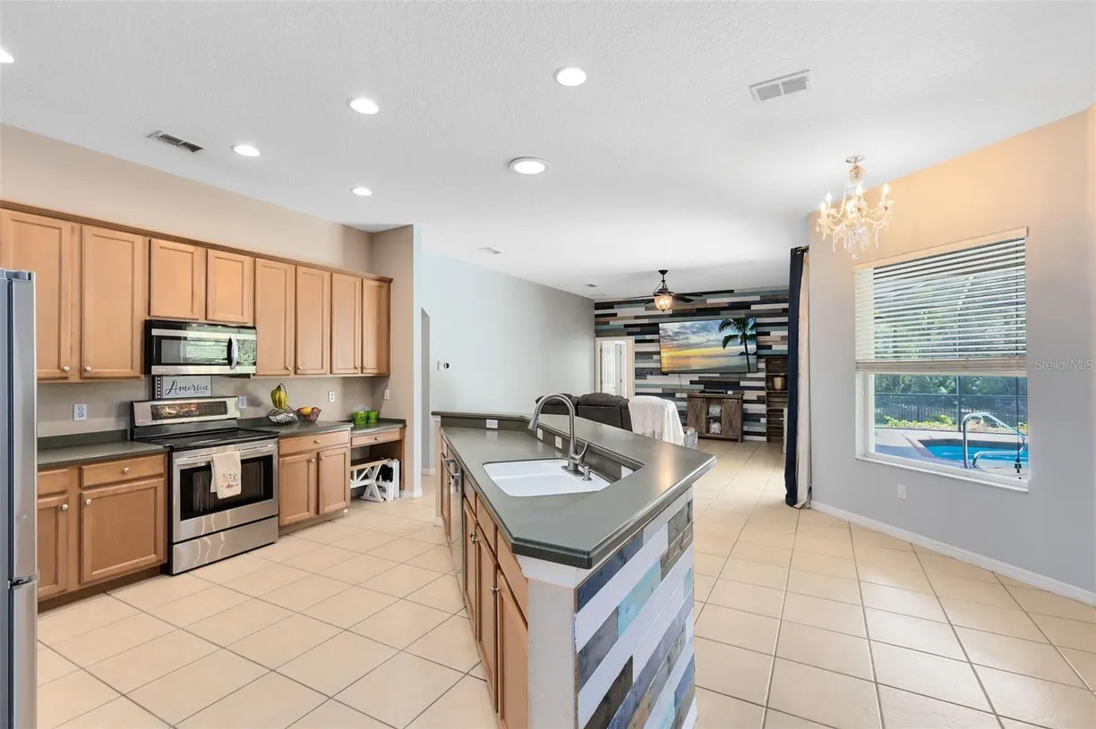 Central Florida Real Estate | View 640 BROOKFIELD PLACE | Listing