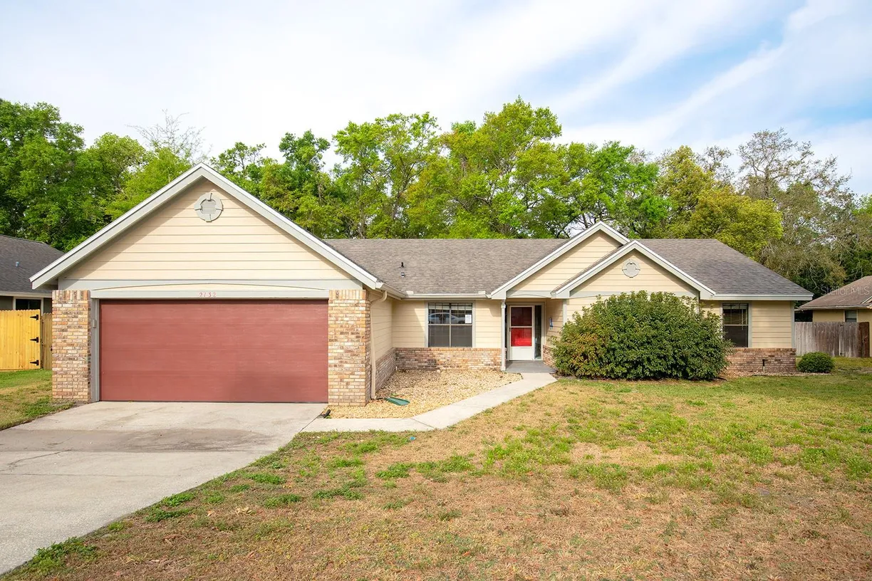 Central Florida Real Estate | View 2132 MAJESTIC WOODS BOULEVARD | 3 Beds, 2 Baths